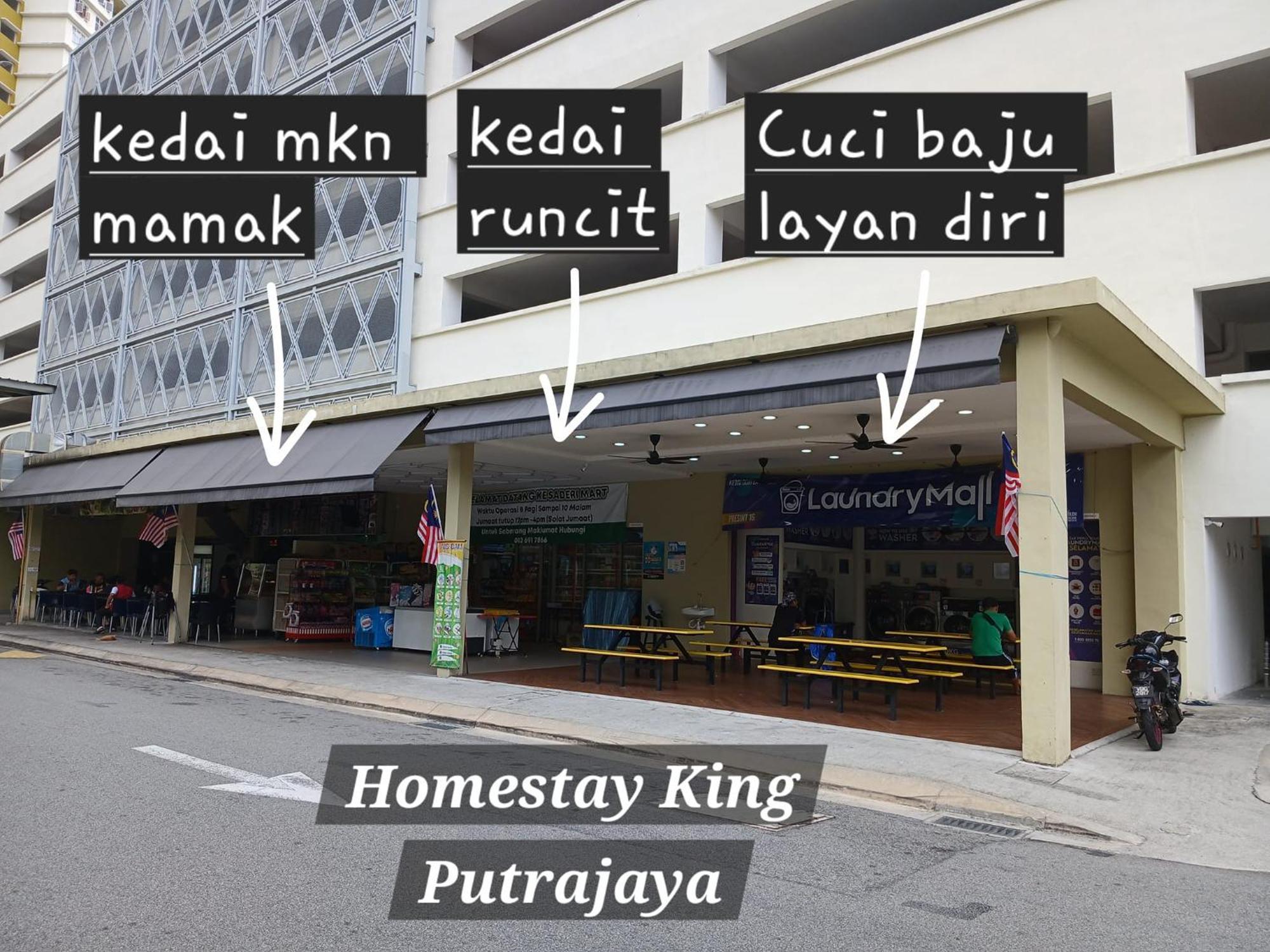 King Sebelah Alamanda Apartment *